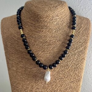 Handmade black beads Elegance necklace